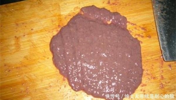 野钓黄颡鱼的几种打窝方法,诱鱼成群,才能轻松连竿上鱼