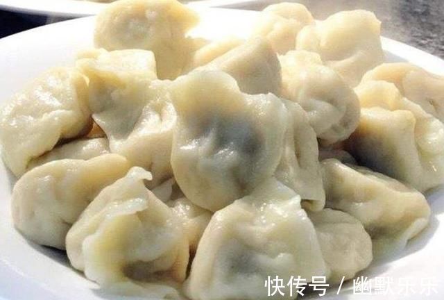 做白菜馅饺子,牢牢记住“两不放”,饺子味道香,还鲜嫩多汁