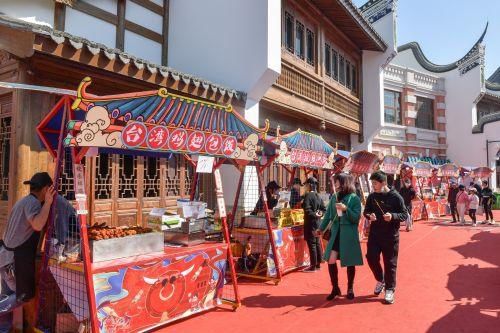 大片|福州闽越水镇正月期间吸引众多游客旅游观光