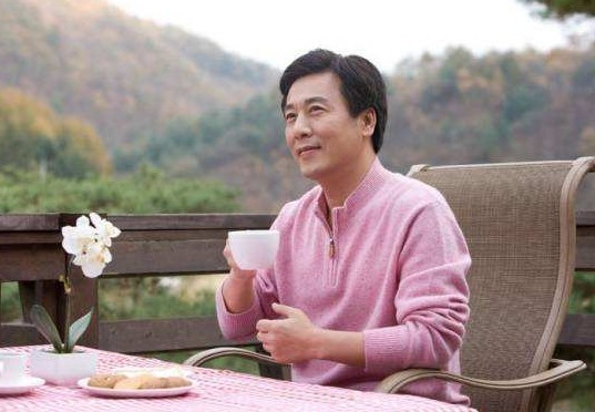 懒习惯|男人越“懒”越长寿人过50,坚持3个“懒习惯”,或能多活20年