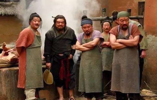 朱元璋御赐一副春联给屠户,屠户却没有张贴,朱元璋得知后反而予以重赏!