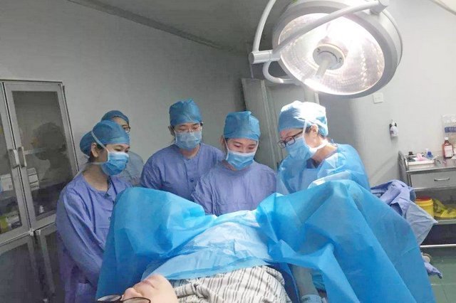 丈夫|妻子在产房分娩,丈夫拍了六张图,悄悄出产房哭得稀里哗啦