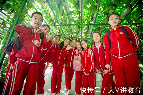 家长群|全班只有一人没得奖状,家长不服找老师理论,却被“踢出群聊”