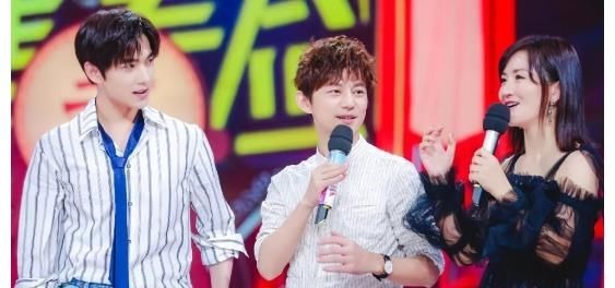 《快本》4位男星現(xiàn)場量腿長,吳磊熊梓淇沒啥,丁程鑫比例讓我愛了