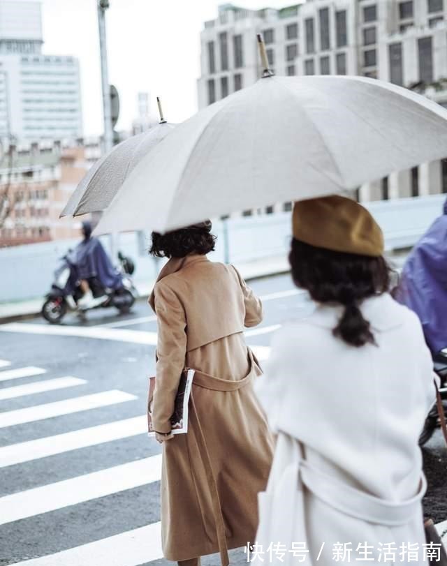 穿搭 50岁女人别总穿“老一套”,试试这5组穿搭!谁见了都得夸年轻!