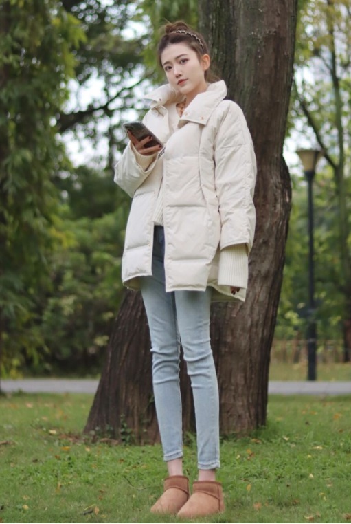 小姐姐|今年流行“羽绒服+小脚裤”,时髦显瘦又保暖,轻松美出新高度