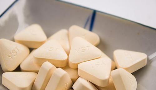  表现|出现哪些表现，提示缺维生素C几块钱一瓶的维C，能天天吃吗