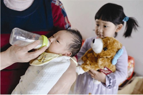 妈妈|二胎妈妈发现女儿“小纸条”，内心瞬间崩溃，宝妈：我都做了什么