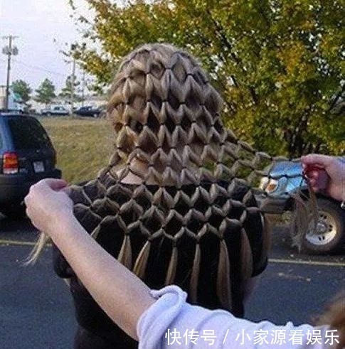 后脑勺|这外国人的奇葩发型,肚子都笑破了皮!哈哈哈哈哈哈!