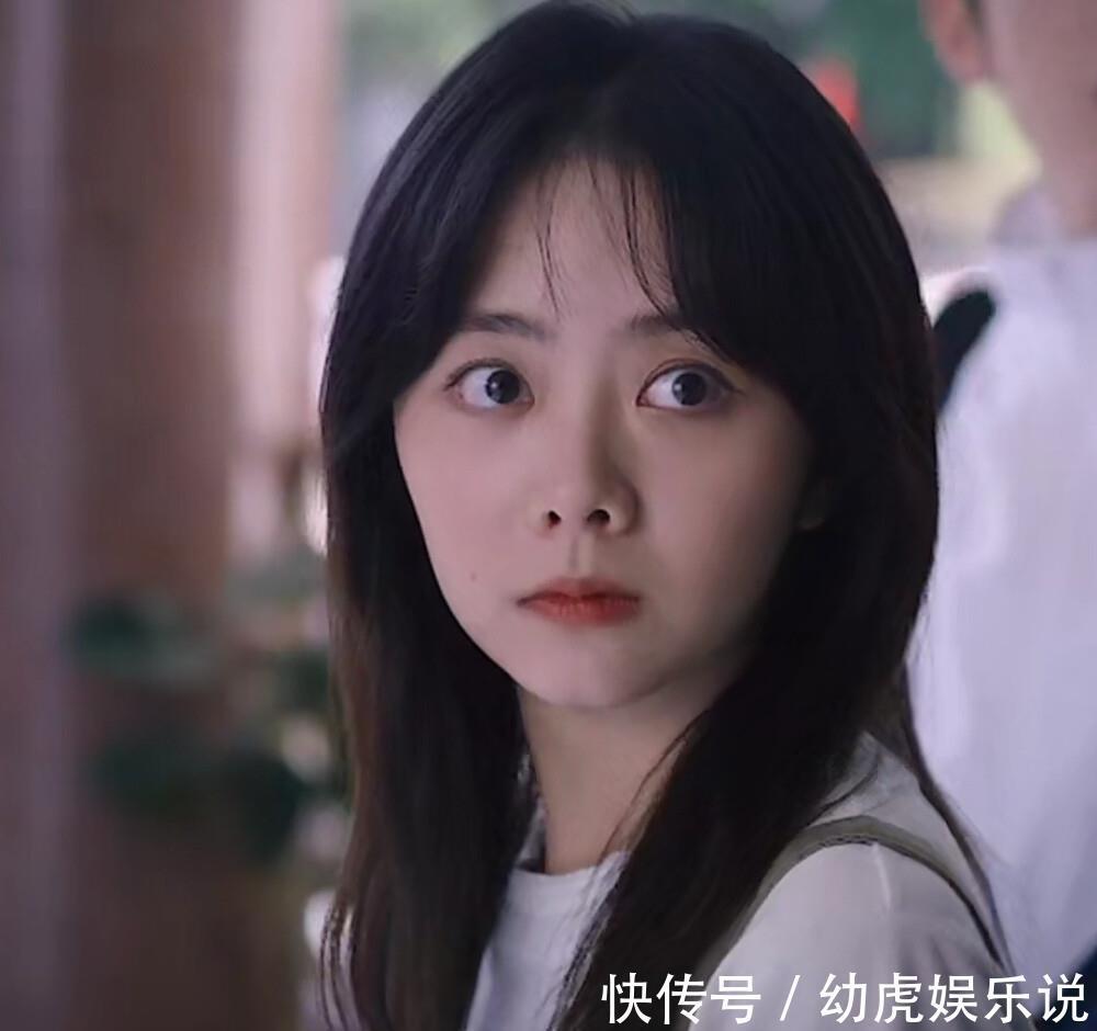 傻烫|脸上有4个特征的女生,很适合留黑长直!别傻傻烫卷发了