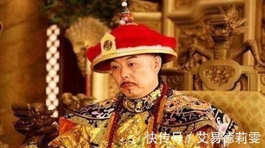 绝户&乾隆出行,见一户人家门口写着一副对联可笑,但看到横批就大怒了