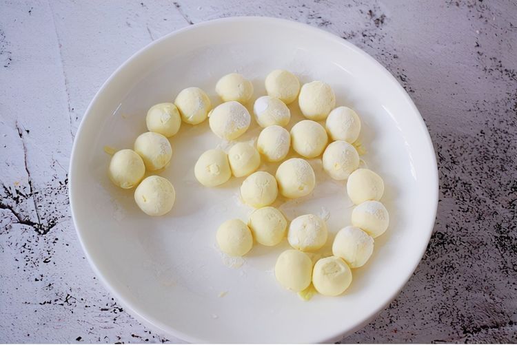 最近降温，自己在家做一份红糖姜汁小丸子，暖胃还暖心