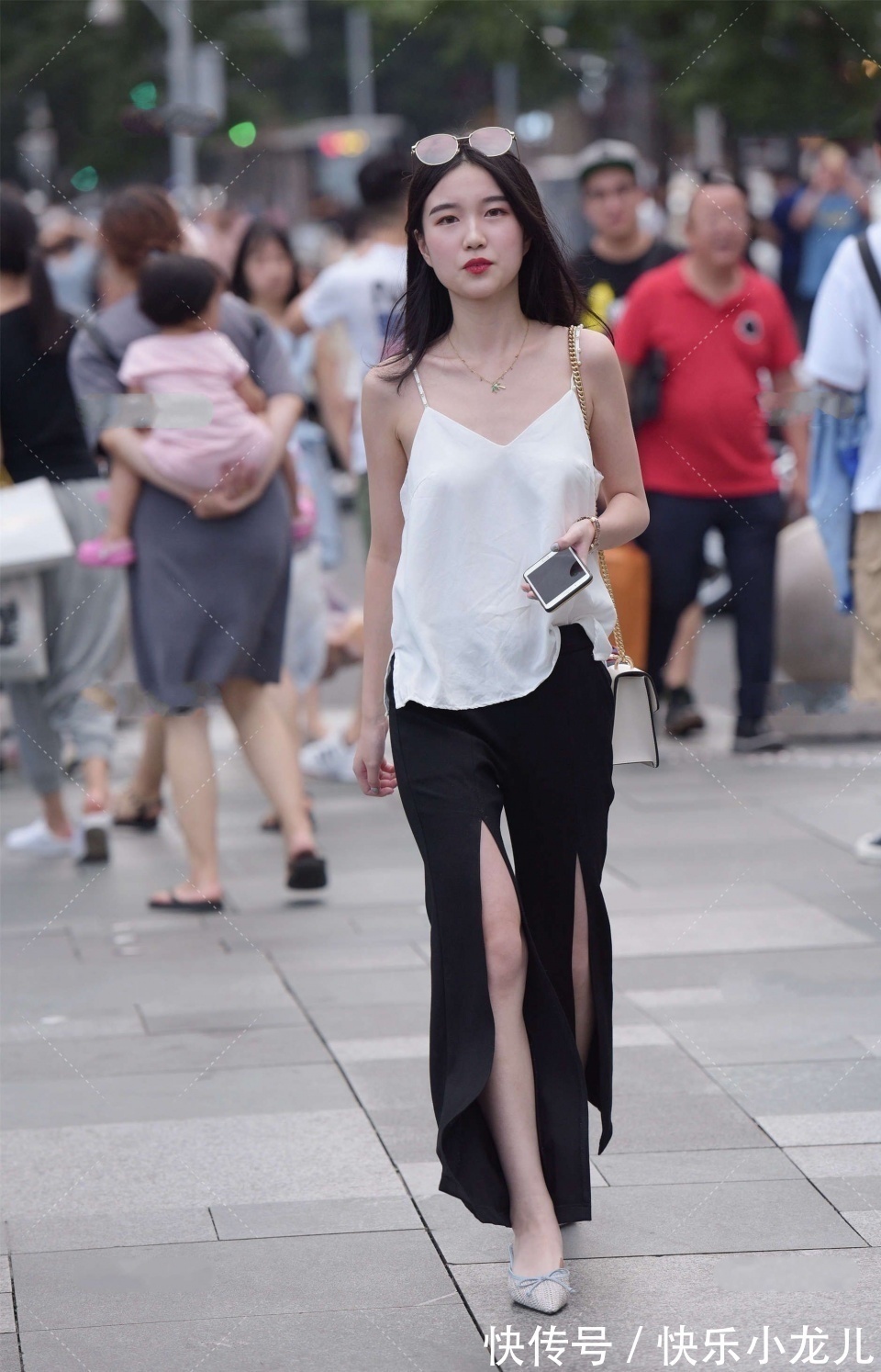 气质 遇到自己喜欢的就不要客气,这气质美女,你有没有那么一点点心动