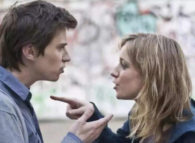 沉默|“生男生女”都一样20年后差别就出来了,儿女双全的父母沉默了