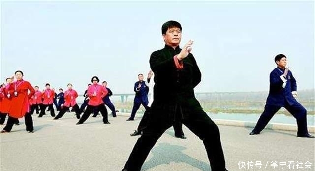 着自己|李立群讲述真实的中国内功,他的气功师父断气后,不准任何人碰他