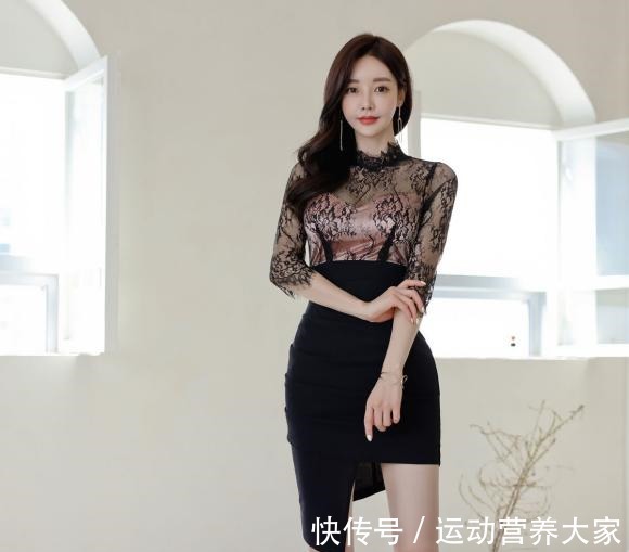 时尚#女神孙允珠时尚搭配藤蔓刺绣皓月繁星半袖包臀裙!