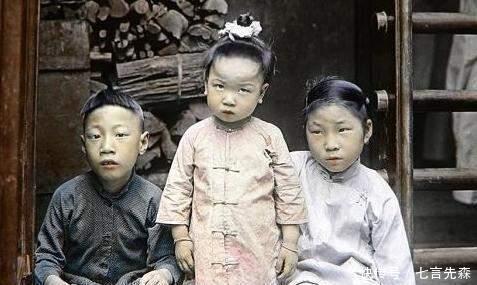 老照片|晚清罕见上色老照片图4女子媚态毕露、图7男子行为让人唾弃