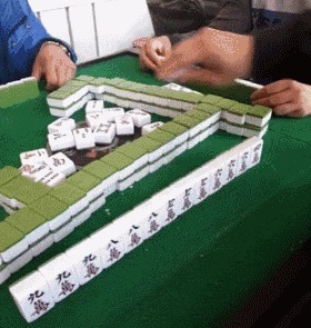 |搞笑GIF趣图乐极生悲啊,好想知道这局怎么算!