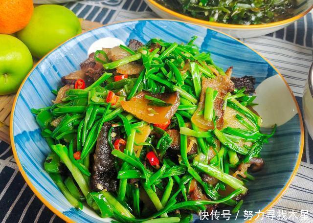 小圆家中餐,简单的一荤两素,花费少营养好,家人直夸赞