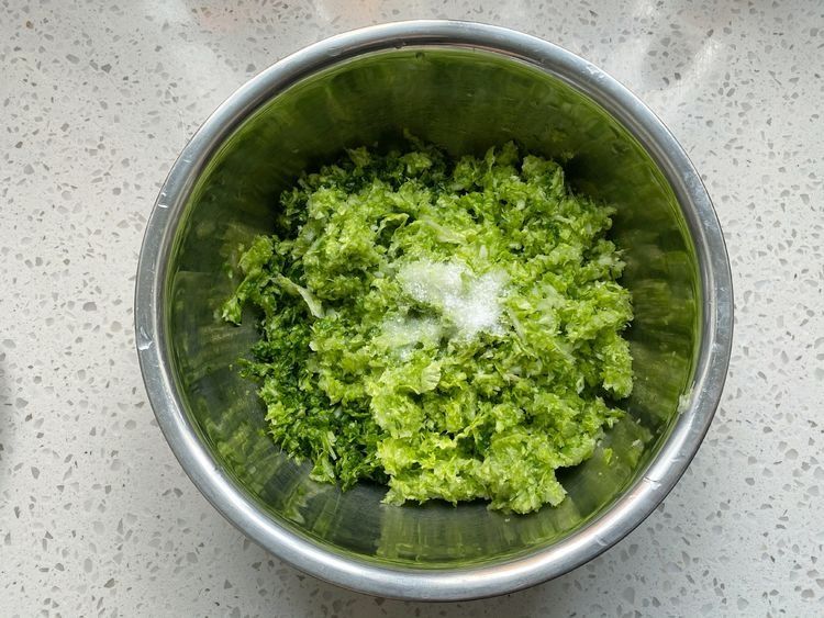 秋天吃饺子不能错过白菜猪肉馅，鲜美可口，价格还便宜