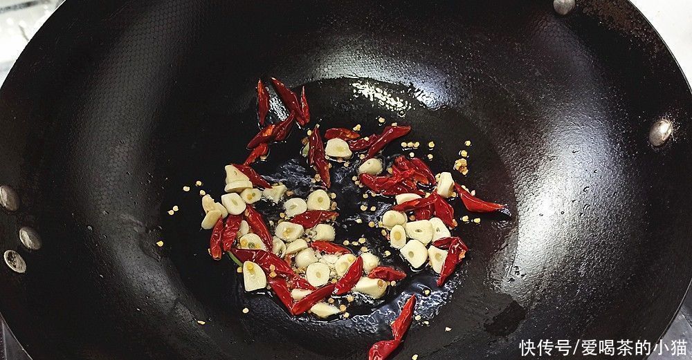  喜欢|猪肝别只会炒着吃，小猫教教你这么做，外酥里嫩，下酒下饭都不错