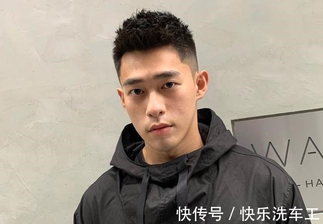 发型|男生“两边铲”发型到底有多帅理发师建议剪这5款,潮流有魅力!