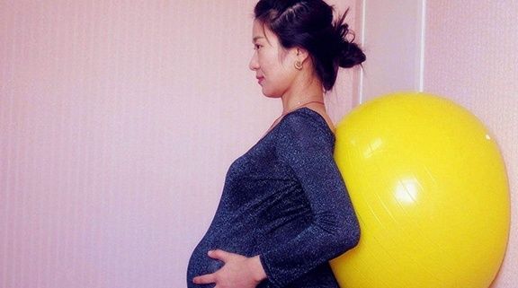 胎心|胎儿脐带绕颈影响顺产，要想避免，孕妈一定得注意这4个方面！