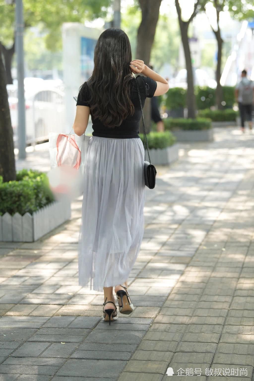 别搞错了,这才是“教科书”般的微胖范儿