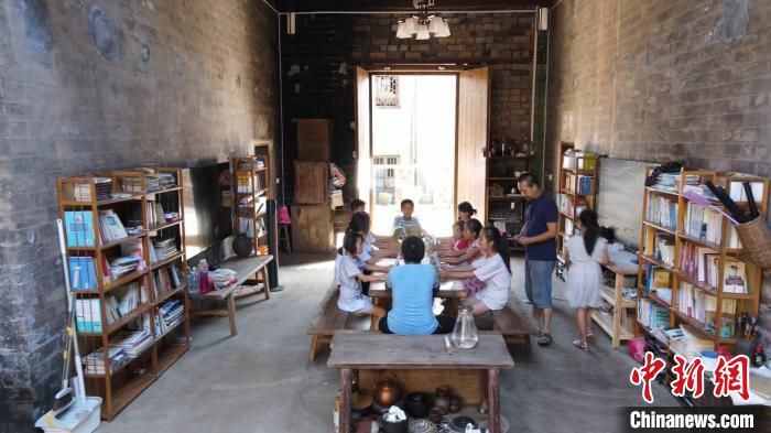 高冲村|湖南永兴一百年老宅变书院 成农村留守儿童的暑期乐园