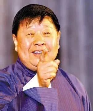 丰腴@“宇宙牌香烟”表演者马季,没曾想其书法竟如此惊艳,行云流水