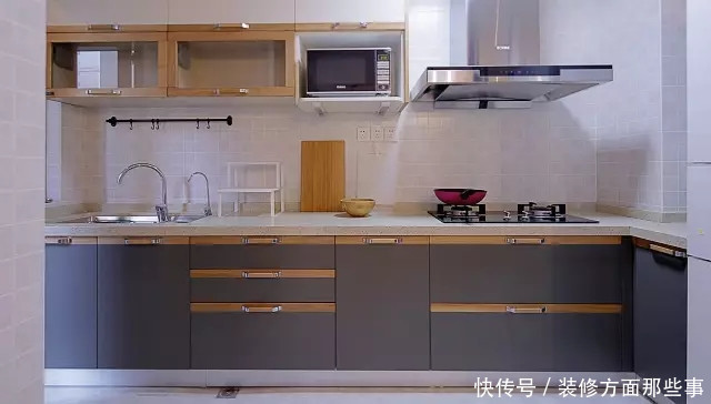 北欧风|85平北欧风二居室客厅落地窗采光好,显得十分舒适