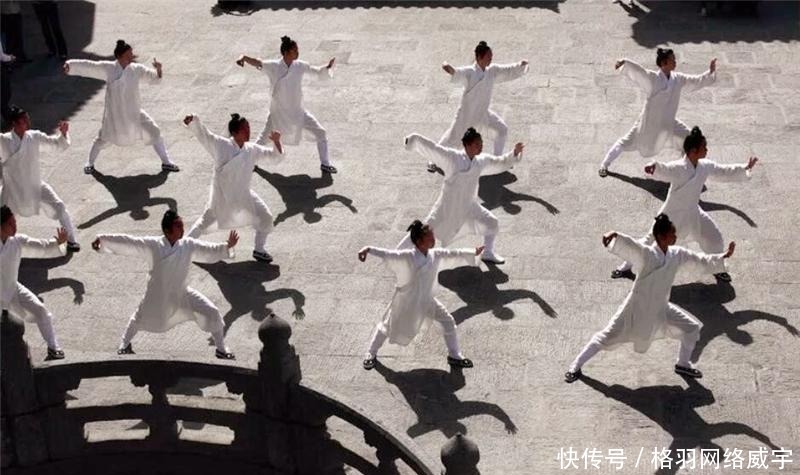 武当山上的“夺命龙头香”,百年来殉命者不计其数,如今稍有改动