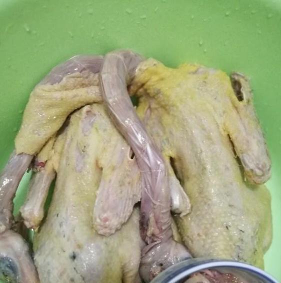 鸭毛怎么才能拔干净？学学老妈的3技巧，每次鸭毛拔得超干净