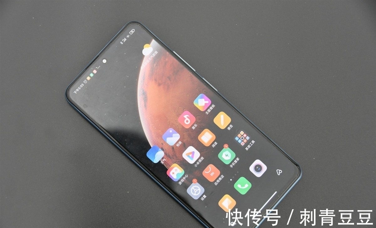 pdd|卢伟冰火力全开:7nm 三星e4屏,12gb 256gb旗舰机跌至2289元