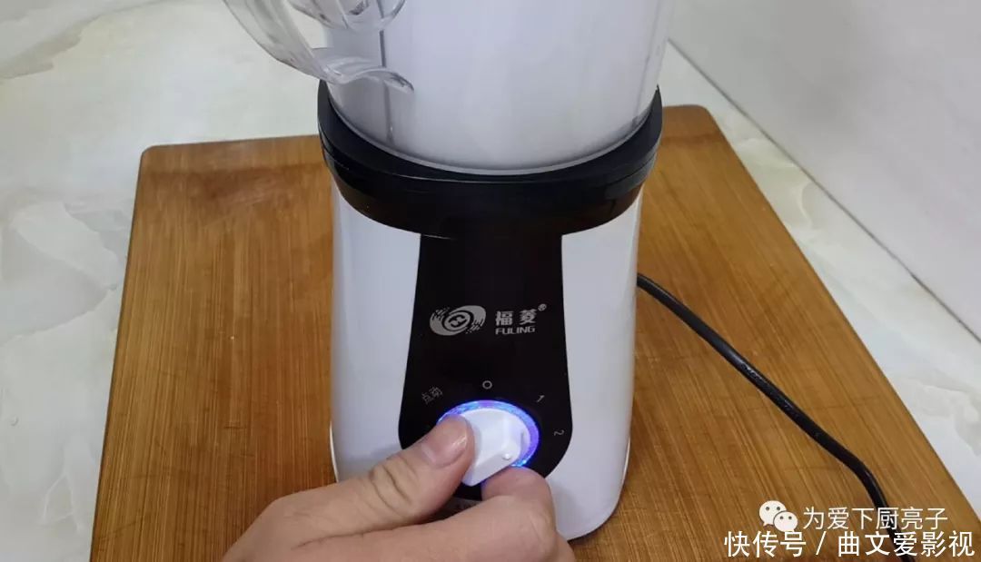 大米团子|3勺糯米粉,1碗大米,教你简单一做,比麻团做法简单,比锅巴好吃