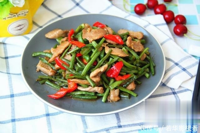 千万别|从冰箱中拿出的冻肉,千万别加水泡,教你一招,吃起来和鲜肉一样