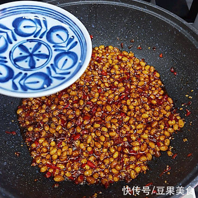 可口好上手的自制黄豆酱，再也不担心吃不上饭了