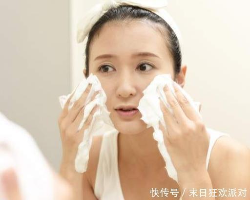 养成“牛奶肌”的4个好方法，坚持下去，你的皮肤也可以白皙透亮