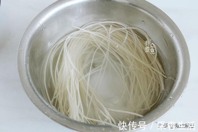 粉条|豆腐和这菜是绝配，天冷要常吃，炖一锅被吃个底朝天，汤汁都不剩