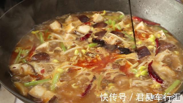 配菜|水煮鱼怎样做更好吃？大厨详细讲解鱼片腌制技巧，鱼肉滑嫩无腥味