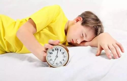 父母|有些青春期孩子仇视父母，假象背后不为人知的秘密，家长错看孩子