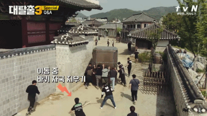 丧尸医院|开分9.5,满屏「卧槽」,这综艺杀疯了