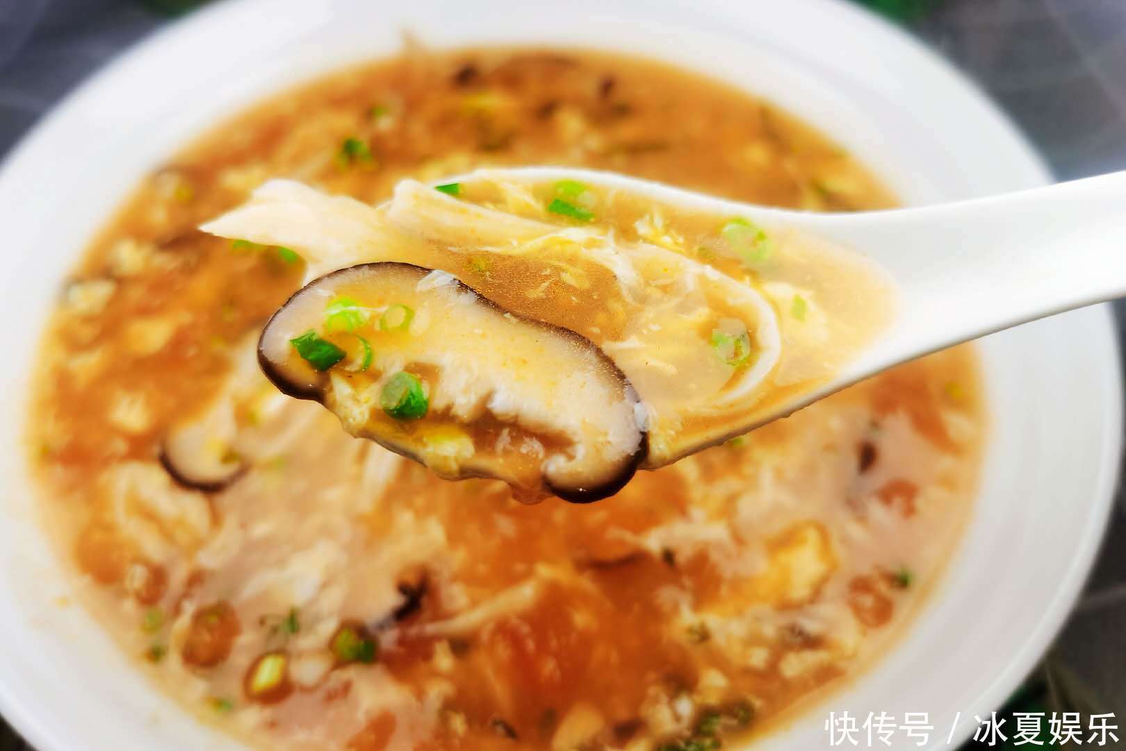 这三种食材煮汤，暖心暖胃，吃的好也不担心长胖，家家户户吃得起