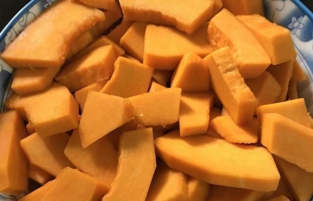 “穷人的阿胶”是它,每天喝一碗,滋补养颜,气血足了,脸色红润