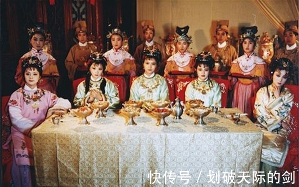 合欢宴$《红楼梦》里贾府除夕夜喝的合欢汤,到底是什么汤?