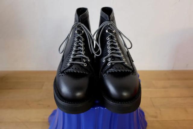 the 只有那些最叛逆、最朋克的人,才敢欣赏这样的鞋