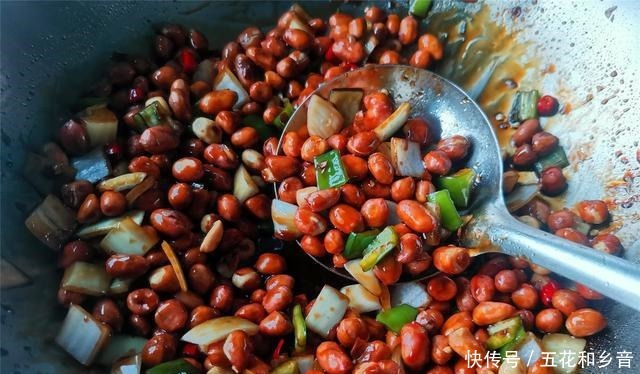 推荐一道年夜饭下酒菜，喝酒人的最爱，越吃越香，百吃不腻