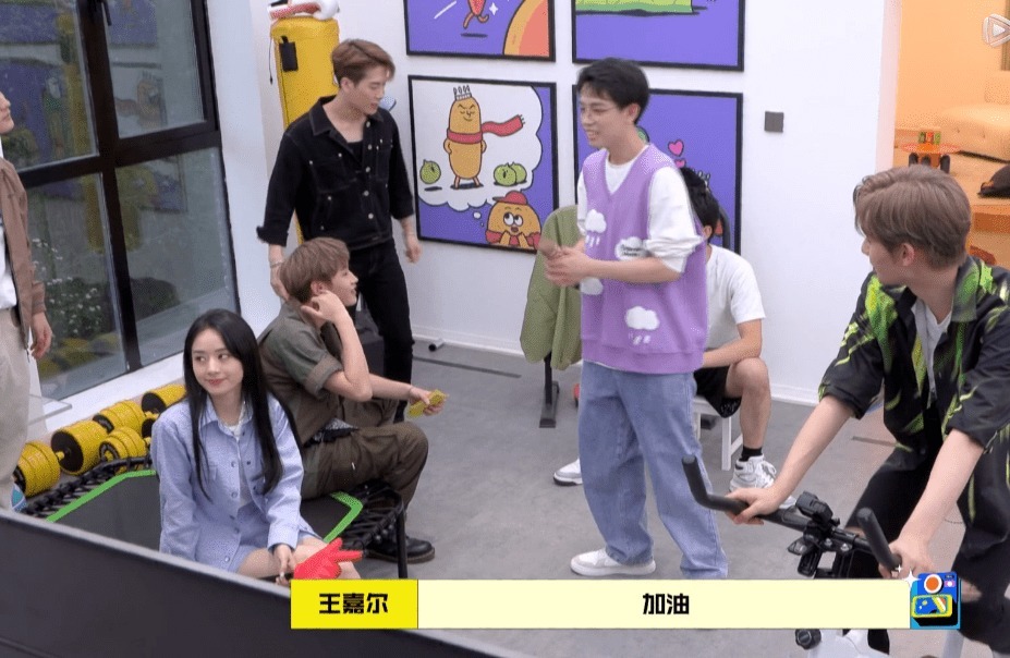 《拜冰7》开播,赵丽颖离婚后综艺首秀,状态不佳老是神游