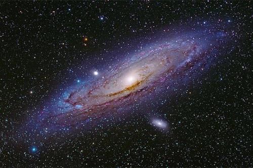 太阳系 银河系的中心到底是什么？科学家认为那里存在着一个超级大黑洞