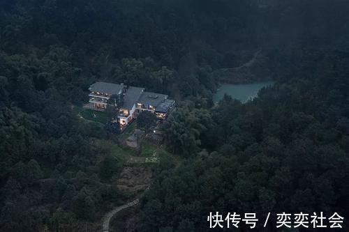 草木|他归隐山林,租了栋800㎡废弃三合院,改造后,却让网友羡慕不已